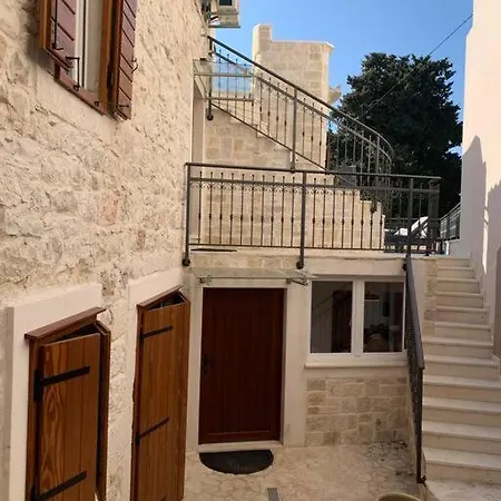 Apartman Labellasu Sutivan